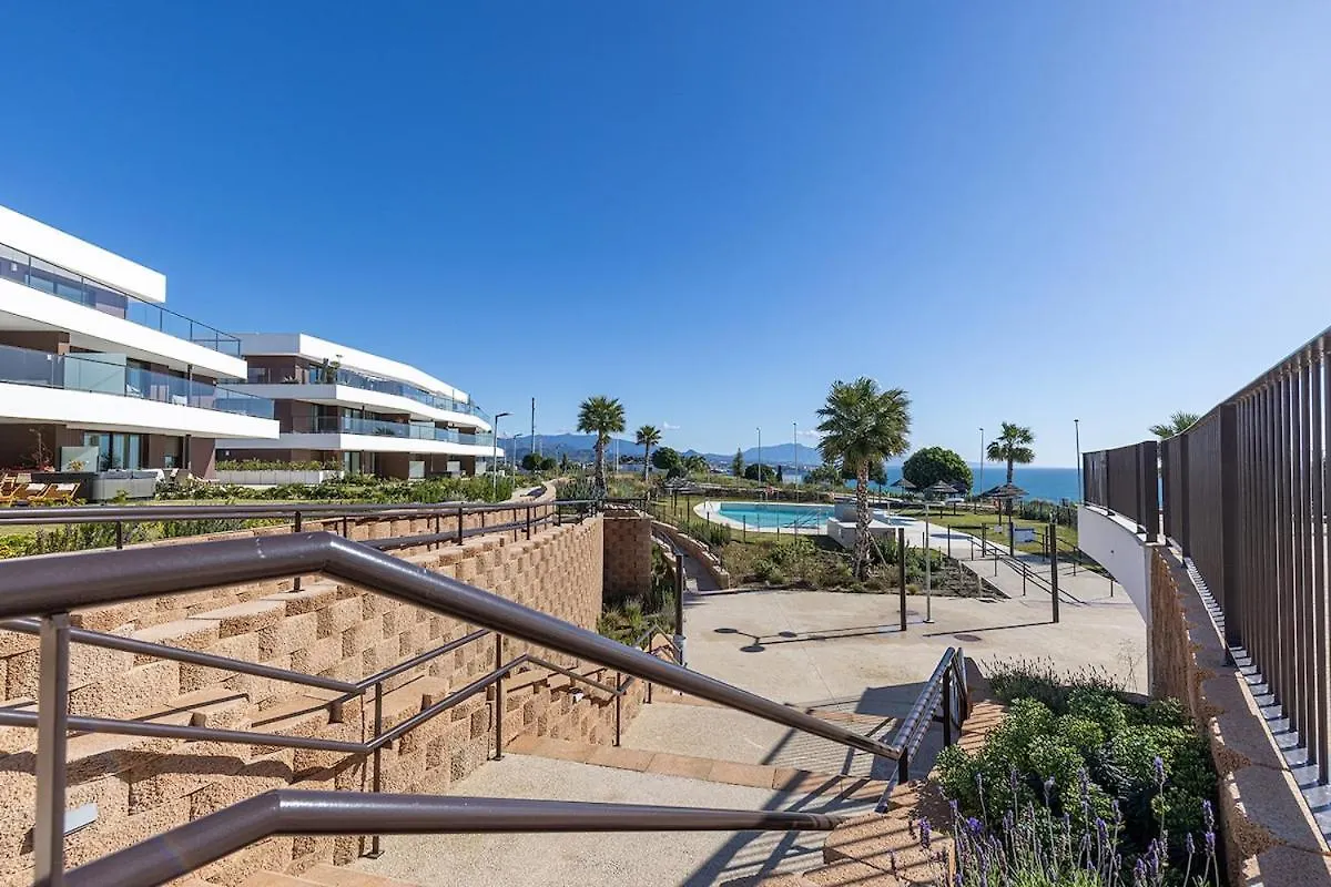 Peaceful Apartment With Views And Garden Estepona