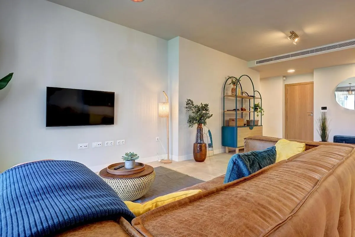 Peaceful Apartment With Views And Garden Estepona