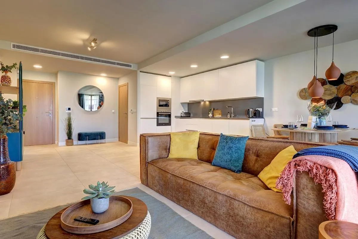 Peaceful Apartment With Views And Garden Estepona
